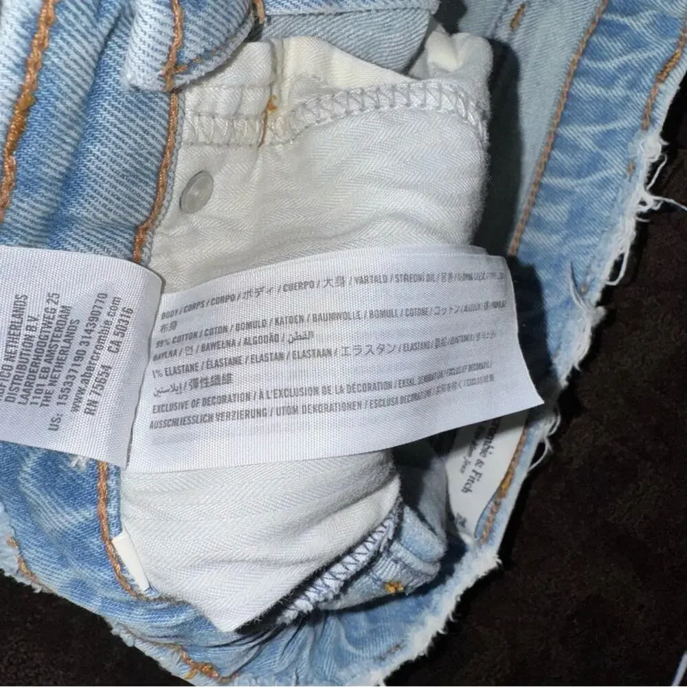 Abercrombie & Fitch High Rise Mom Jean 26 Regular Light Wash - Picture 7 of 7